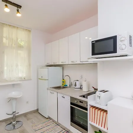 Apartment Petrana *